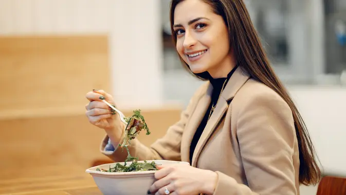 Pegawai Kantoran Juga Bisa Diet Sehat, Ini Strateginya!