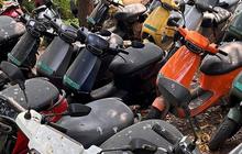 FOTO: Penampakan Ratusan Motor Listrik di India Terbengkalai, Ini Penyebabnya!