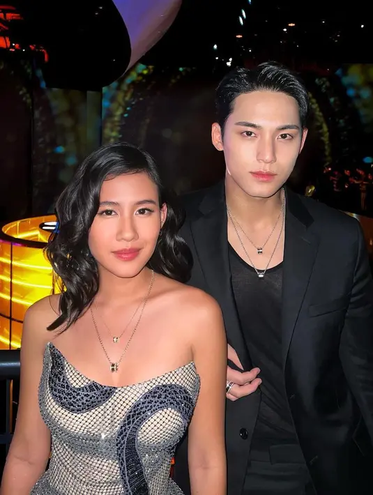 <p>Shenina Cinnamon dan Mingyu Seventeen. [Foto: Instagram/sheninacinnamon]</p>