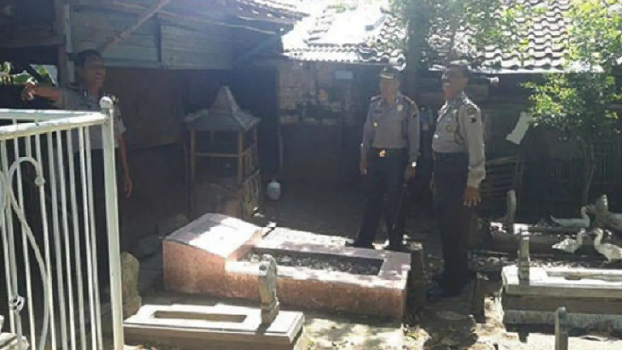 [Bintang] Polisi rumah