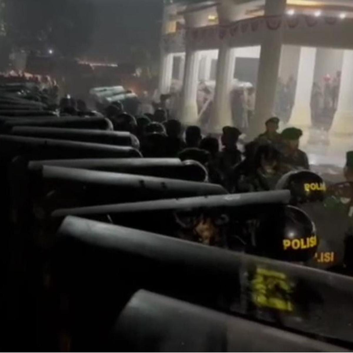 50 Orang Ditangkap Buntut Kericuhan Demo Tolak Kenaikan PBB-P2 di Bone