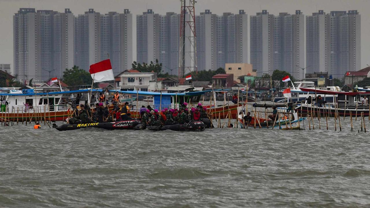 Aksi Ribuan Pasukan TNI AL dan Nelayan Bersatu Bongkar Pagar Laut Misterius di Tangerang