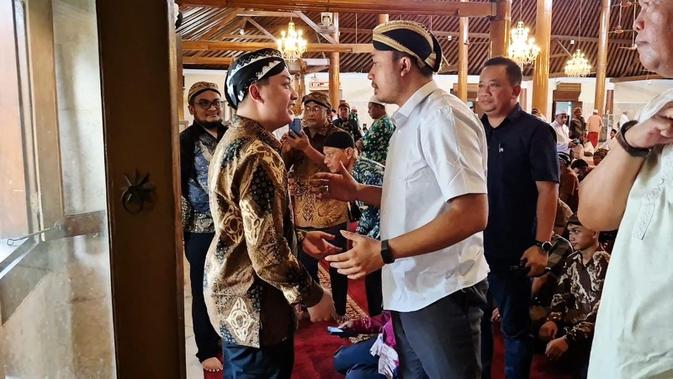 Pelukan Hangat Raja Solo dan Kakak: Akhir Dramatis Konflik Suksesi Kerajaan