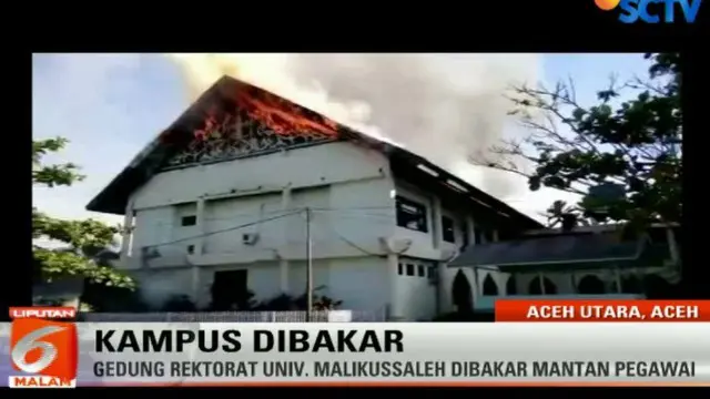 Kebakaran ini menyebabkan aktivitas biro rektorat sementara lumpuh. 