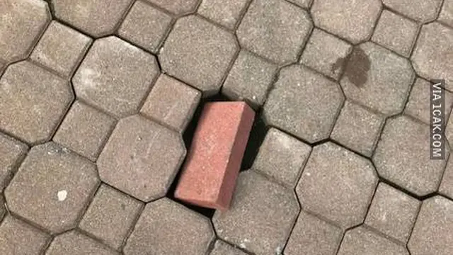 6 Potret Paving di Trotoar Jalan Ini Nyeleneh, Bikin Geleng Kepala