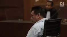 Terdakwa kasus suap proyek jalan di Maluku dan Maluku Utara So Kok Seng alias Aseng menjalani sidang dengan agenda Vonis di Pengadilan Tipikor, Jakarta, Senin (26/7). (Liputan6.com/Helmi Afandi)