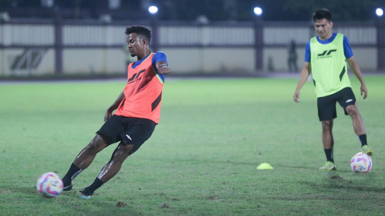 FOTO: Liga Indonesia All Star Mulai Latihan Jelang Hadapi Oxford United di Piala Presiden 2025