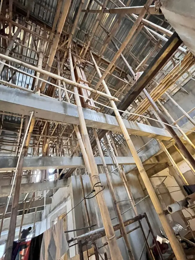 Potret Ria Ricis Ajak Moana Kunjungi Proses Pembangunan Rumah Baru (credit: https://www.instagram.com/riaricis1795/)