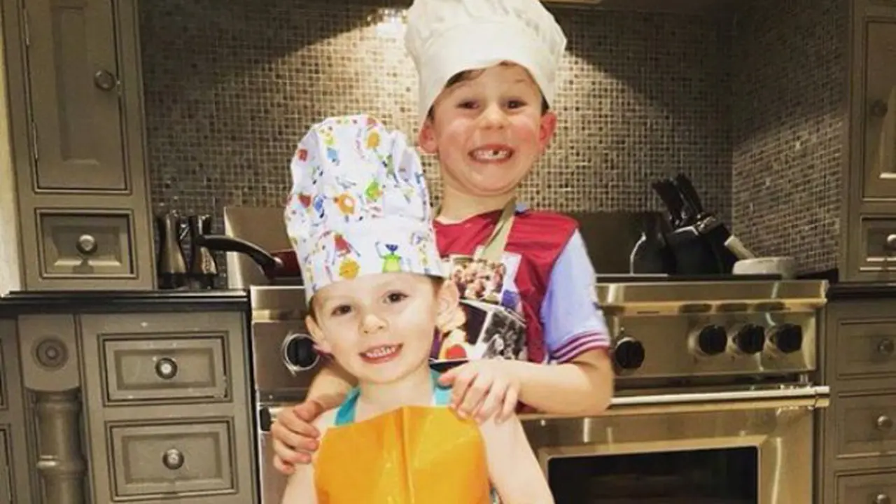 Dua anak Wayne Rooney, Kai dan Klay (Liputan6)