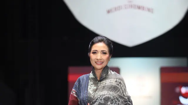 Kolaborasi Merdi Sihombing dan Dumasi Marisina: Mendorong Fashion Berkelanjutan Melalui Karya Humbang Kriya