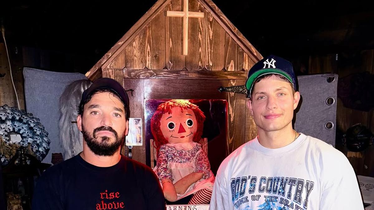 Komika Amerika Matt Rife Resmi Miliki Boneka Annabelle Berhantu Beserta Museumnya