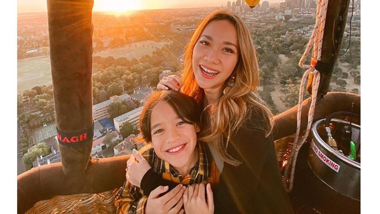 6 Momen Harmonis Noah Sinclair Bareng Bunga Citra Lestari, Berbagi Tawa