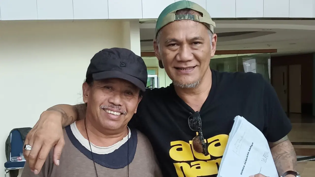 Eddie Karsito jadi lawan main Tio Pakusadewo di film Bunga Semerah Darah (ist)