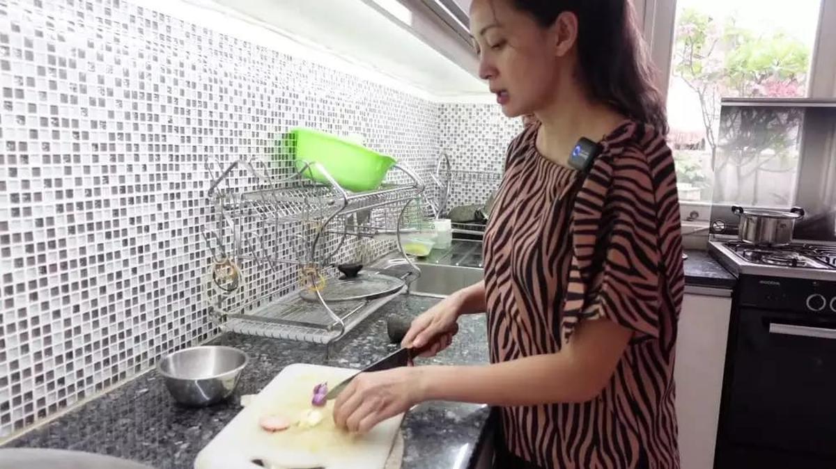 Della Puspita Vakum dari Dunia Entertainment, Cek Kondisi Dapur Mewahnya yang Elegan dan Luas