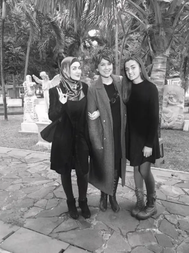 [Bintang] Rianti Cartwright