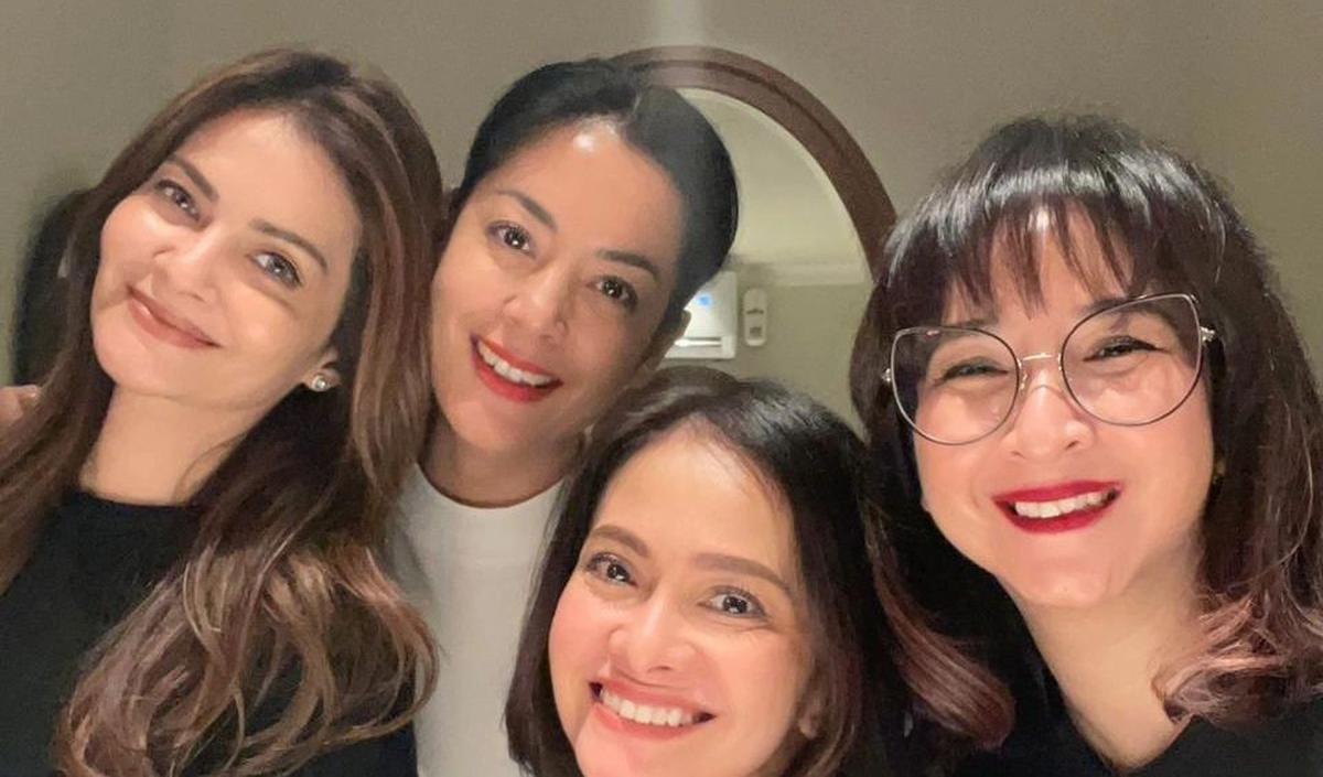 Penampilan Cut Tary dan Lulu Tobing langsung mencuri perhatian netizen.&nbsp;<br>