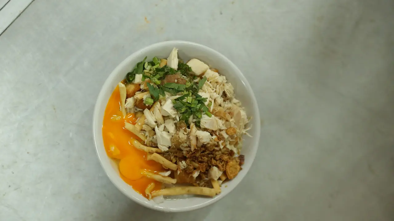 [Fimela] Wisata kuliner Legendaris Bubur ayam barito