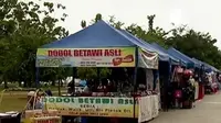 Di Festival Pluit, Anda bisa mencicipi berbagai kuliner mulai dari kuliner Betawi hingga kuliner luar Pulau Jawa.