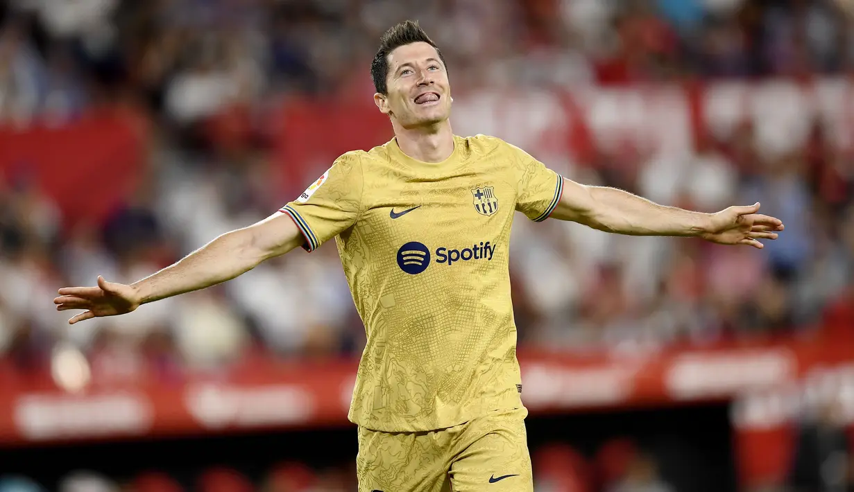 Blaugrana yang mampu tampil impresif sukses mencetak tiga gol melalui Raphinha, Robert Lewandowski dan Eric Garcia. (AP/Jose Breton)