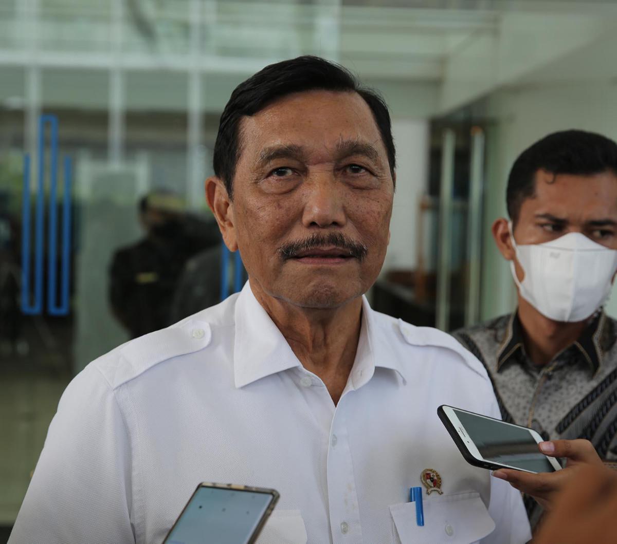 "Tolong suruh BRIN-nya ke saya dulu, tunjukin angkanya jangan asal ngomong keluar," ujar Luhut dalam konferensi pers virtual Evaluasi Kinerja 2023 Menuju Indonesia Emas 2045, Jumat (22/12).