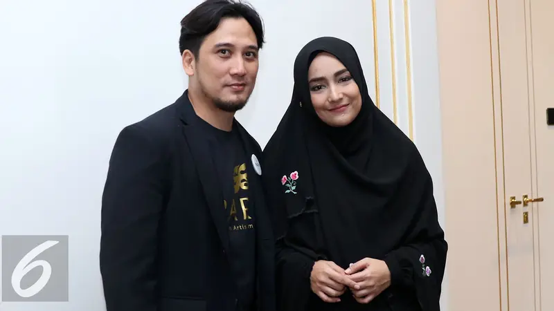 Tengku Firmansyah dan Cindy Fatika Sari