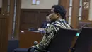 Anggota Komisi VI DPR RI Bowo Sidik Pangarso saat menjalani sidang perdana di Pengadilan Tipikor, Jakarta, Rabu (14/8/2019). Bowo Sidik Pangarso didakwa menerima suap dan gratifikasi sebesar SGD 700 ribu dan Rp 600 juta. (Liputan6.com/Helmi Fithriansyah)