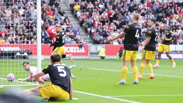 Foto: Wajah Kusut Skuad Setan Merah Setelah Dipermalukan Brentford di Liga Inggris