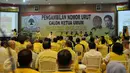 Suasana acara pengambilan nomer urut Calon Ketua Umum Partai Golkar di DPP Partai Golkar Jakarta, (7/5). Nomer urut tersebut akan di gunakan pada pemilihan Ketua Umum saat Munaslub Golkar pada tanggal 15 Mei 2016 di bali. (Liputan6.com/Johan Tallo)