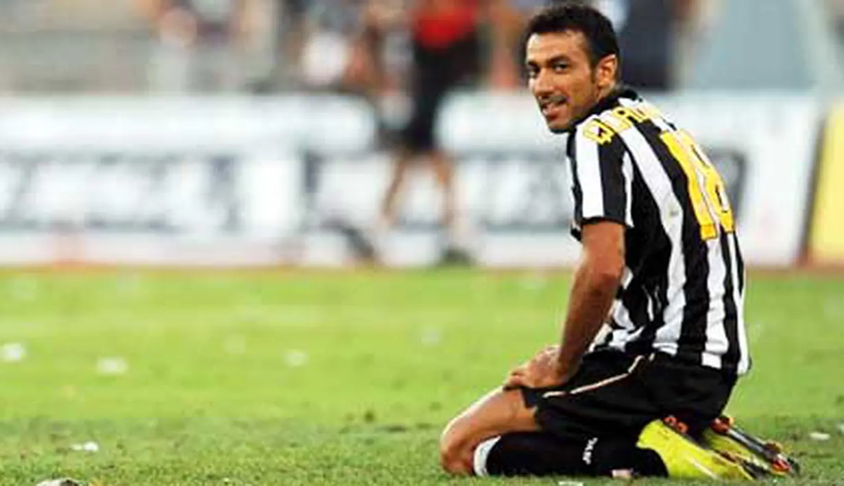 Reaksi striker Juventus Fabio Quagliarella di laga perdana Serie A Italia melawan Bari di San Nicola Stadium, Bari, 29 Agustus 2010. Juve kalah 0-1. AFP PHOTO / ANDREAS SOLARO