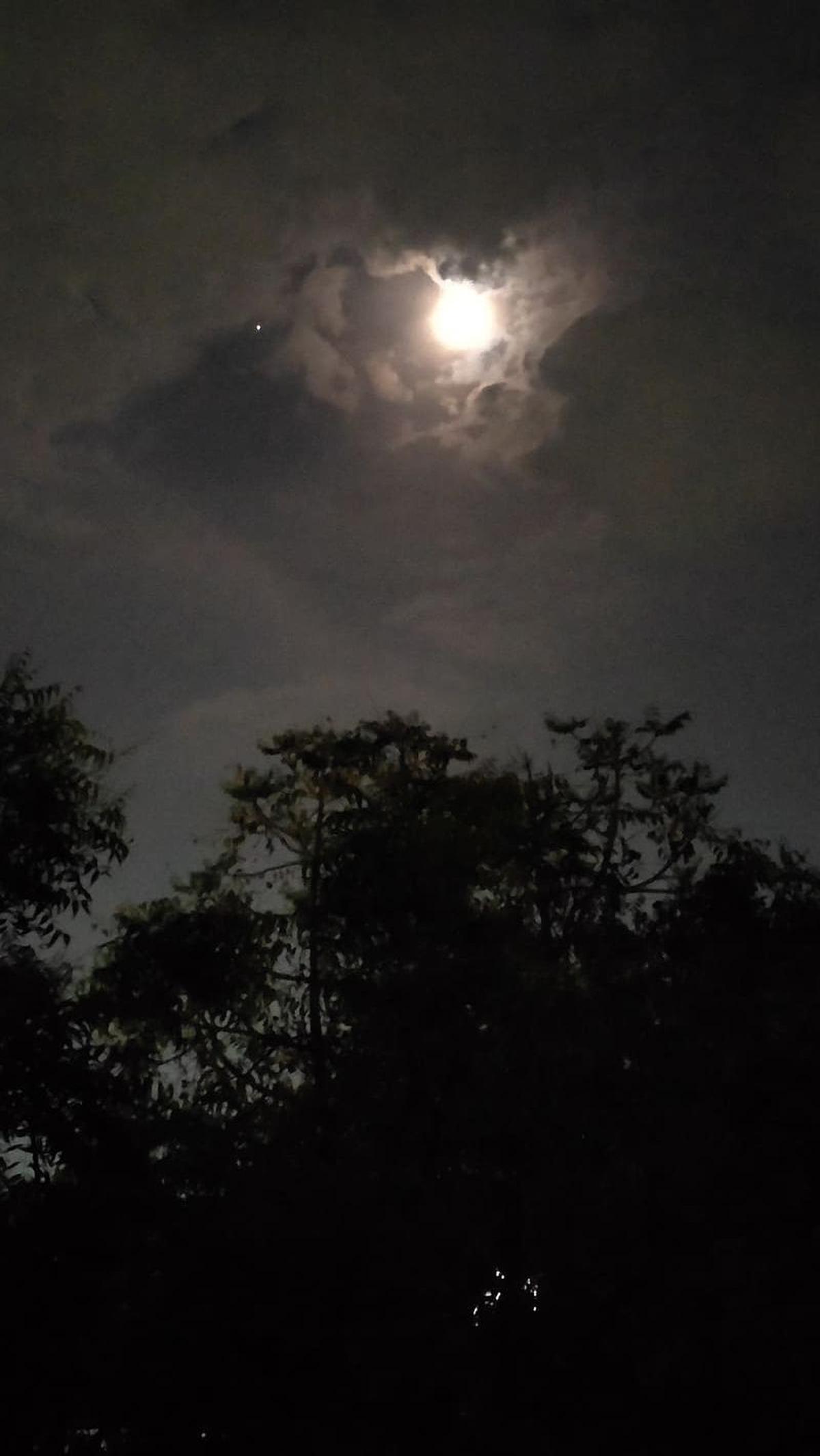 <b>Bagaimana dengan Puasa di Bulan Rajab?</b>