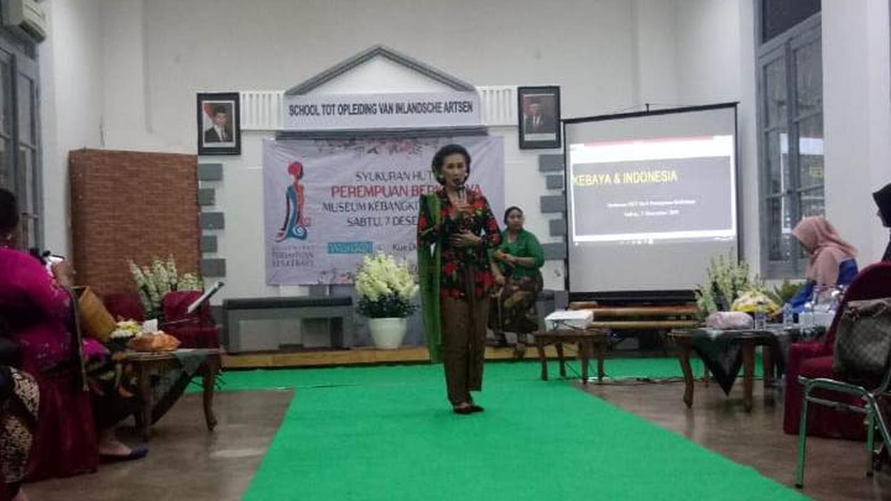 Adab dalam Berkebaya yang Mesti Diperhatikan