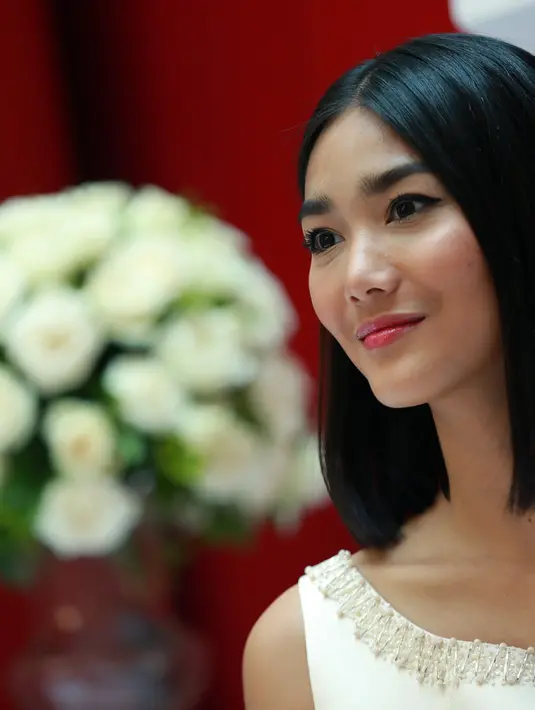 Dari pengalaman tidak mengenakkan itu membuat Domi tersadar, tidak cukup hanya memiliki fisik yang indah dan menarik untuk menjadi model, tapi juga otak yang cerdas. (Deki Prayoga/Bintang.com)