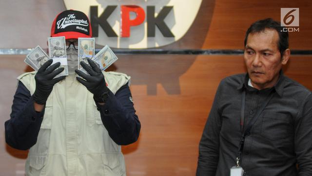 Dirut Perum Perindo Tersangka, KPK Tunjukkan Barang Bukti Uang