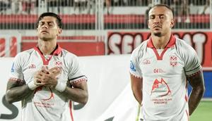 Dua pemain Malut United, Ciro Alves dan Gustavo Franca, gagal menjaga rekor tak terkalahkan setelah dibekuk PSIM 0-2 di Stadion Gelora Kie Raha Ternate, Sabtu (30/8/2025). (Dok. Malut United).