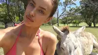 Irina Shayk Mesra dengan Keledai (Instagram)