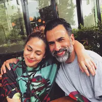 (instagram/valerieethomas)