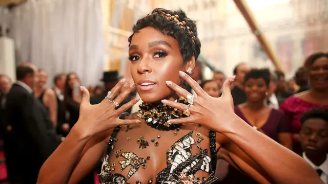 Penampilan Penuh Drama Ala Janelle Monae di Oscar 2017