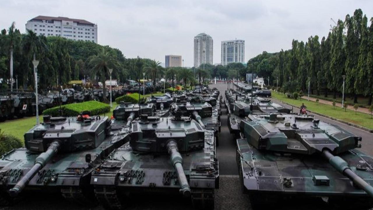 HUT TNI 5 Oktober, DLH DKI Bakal Sebar 2.100 Petugas Kebersihan di Kawasan Monas