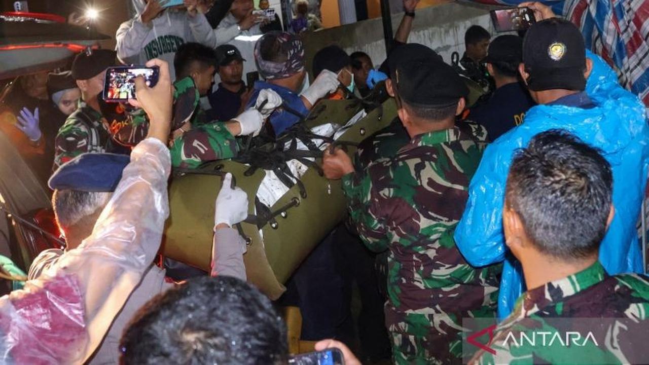 Pusdokkes Polri Intensifkan Identifikasi Korban Kecelakaan Pesawat ATR di Gunung Bulusaraung