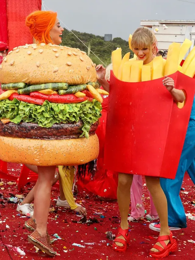 [Fimela] Taylor Swift dan Katy Perry