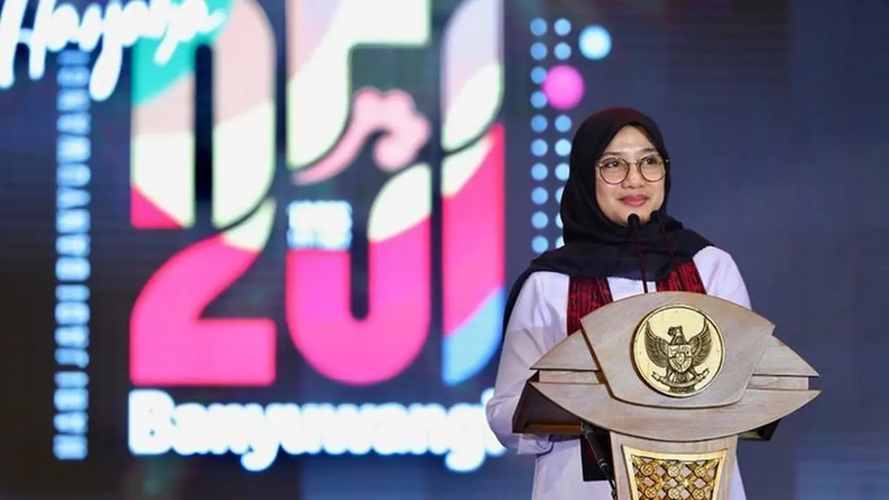 Bupati Banyuwangi Ipuk Fiestiandani dan Kesuksesannya Membangkitkan Pariwisata Pasca Pandemi