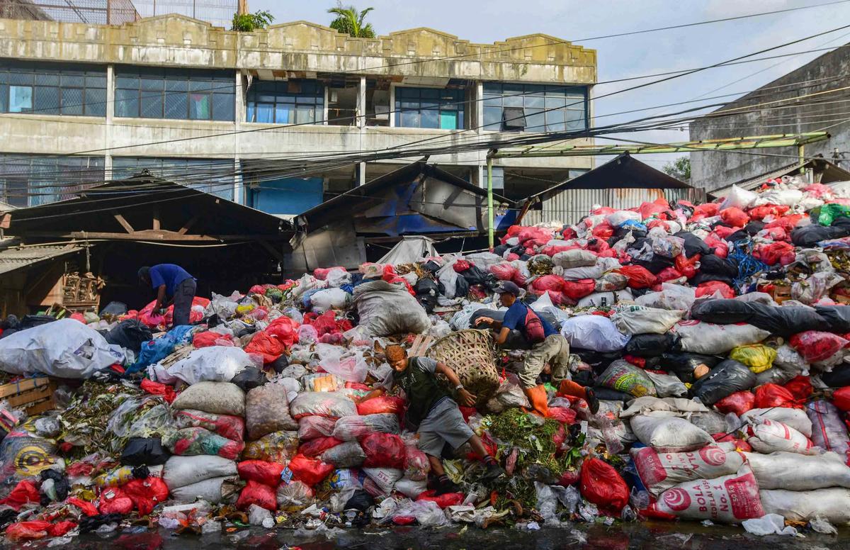 FOTO: Krisis Sampah Masih Terjadi di Tangerang Selatan