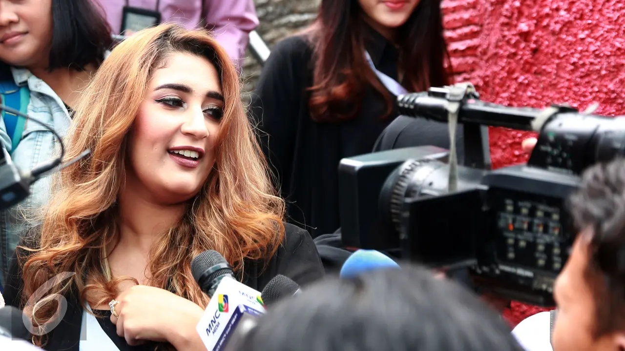 Tania Nadira