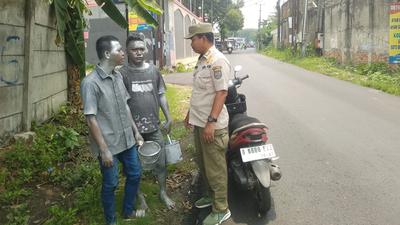 Satpol PP Depok Amankan 12 PPKS, Ada Manusia Silver hingga Gelandangan