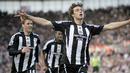 Newcastle United's Andy Carroll celebrates scoring his side's equalizing goal during English Premier League match between Stoke City and Newcastle United at Britannia Stadium, on April 11, 2009. AFP PHOTO/Olly Greenwood