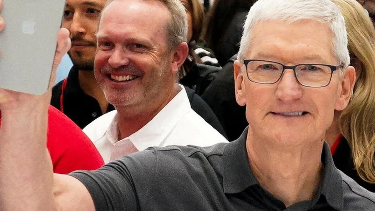 Terlepas itu, yang bisa dilakukan hanyalah menunggu informasi resmi dari Apple. Untuk mendapatkannya, penggemar Apple tidak perlu menunggu lama mengingat acara ini akan diadakan kurang dari seminggu lagi.<br>