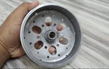 Mari kita simak penjelasan tentang apa fungsi dari lubang pada mangkok kampas ganda motor matic.