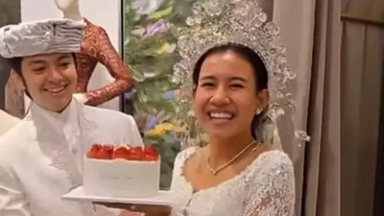 6 Potret Angga Yunanda dan Shenina Cinnamon saat Fitting Baju Pengantin di Bulan Juni 2024