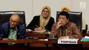 Ketua Pansus Wirausaha Andreas Eddy Susetyo (kanan) memimpin RDP dengan pengurus pusat Himpunan Pengusaha Muda Indonesia (HIPMI) di Senayan, Jakarta (6/6). (Liputan6.com/JohanTallo)