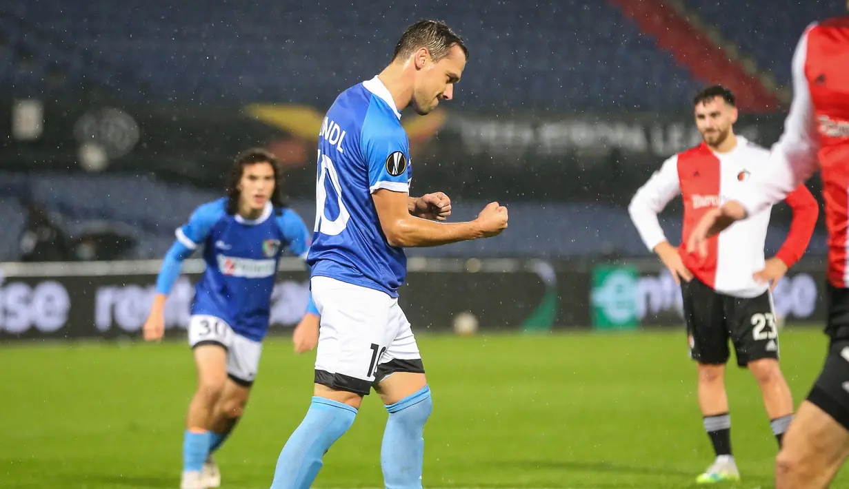 3. Michael Liendl (35 tahun/ Wolfsberg, Austria) - Gelandang berkebangsaan Austria ini sudah membuat satu kali hattrick, yaitu saat mengalahkan Feyenoord 4-1 (29/10/2020). (AFP/Pieter Stam de Jonge/ANP)